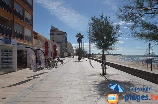 Promenade piétonne en front de mer du Grau d'Agde