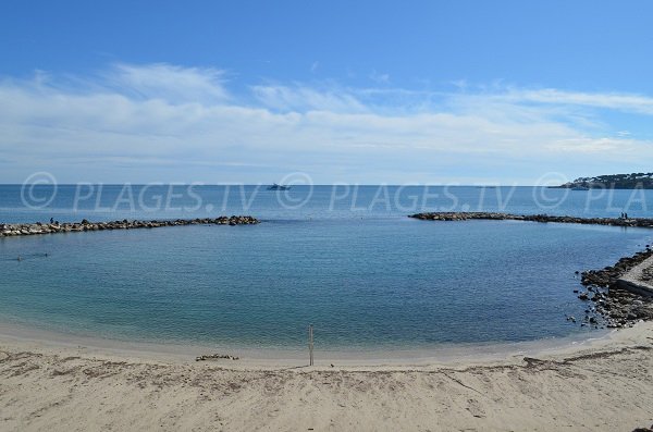 Plage de la Gravette: l'une des plus belles anses d'Antibes