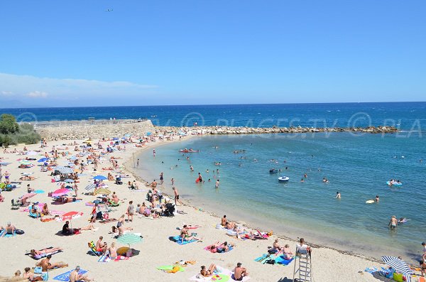 Gravette beach in Antibes