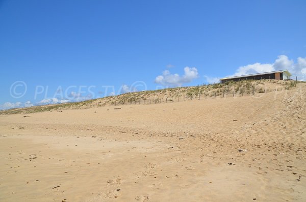 Leifeguard center in Le Porge beach