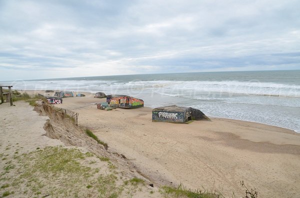 Blockhaus sur la plage du Gurp à Grayan