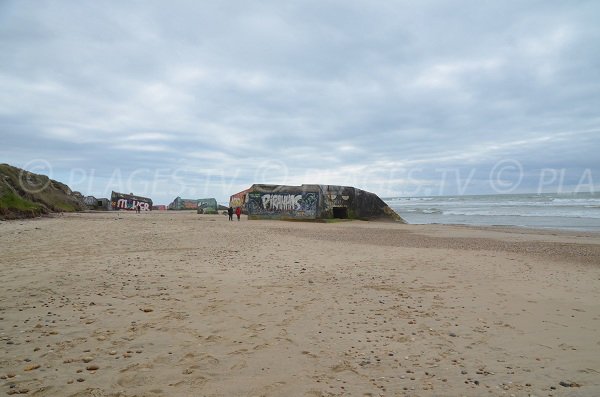 Plage avec blockhaus en Gironde