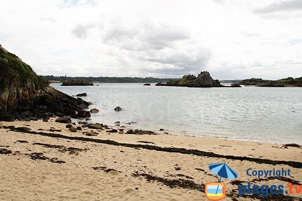 Iles autour de Bréhat depuis la plage de Gwaréva