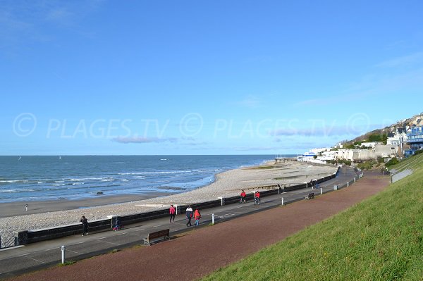 Le Havre beach towards Sainte Adresse - France