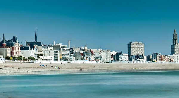 Plage de galets au Havre