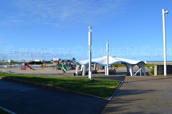 Jeux pour les enfants au Havre à côté de la plage