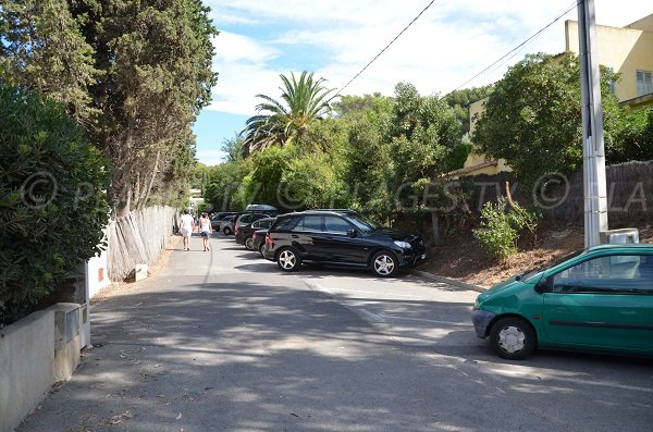 Parking ouest de la plage d'Héraclée