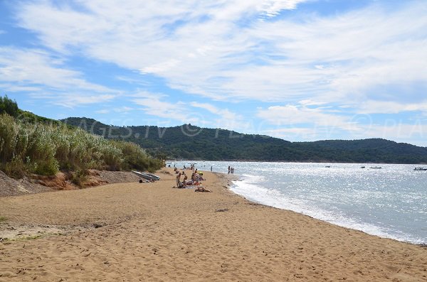 Photo of the Héraclée beach in La Croix Valmer - Western Zone