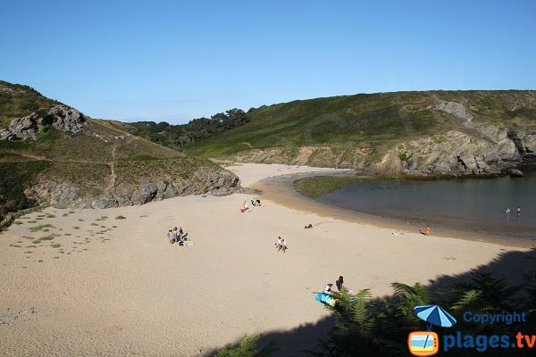 Falaises de la plage d'Herlin - Belle Ile