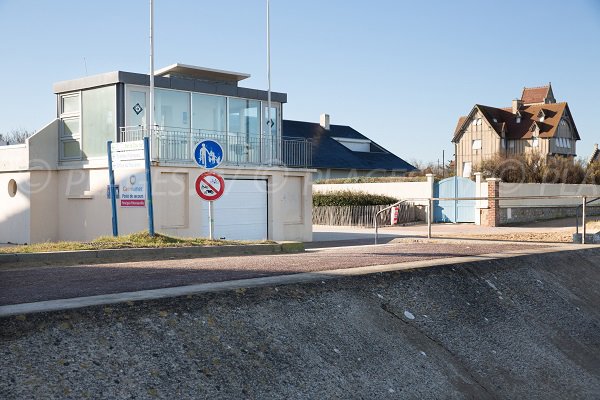 Rescue post at Hermanville beach (Calvados)