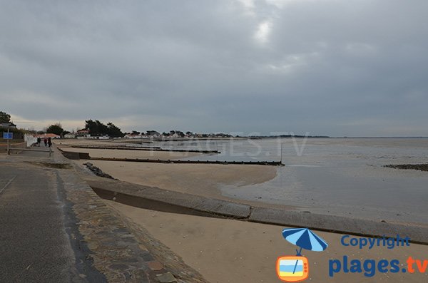 Plage au nord du centre ville de Les Moutiers en Retz