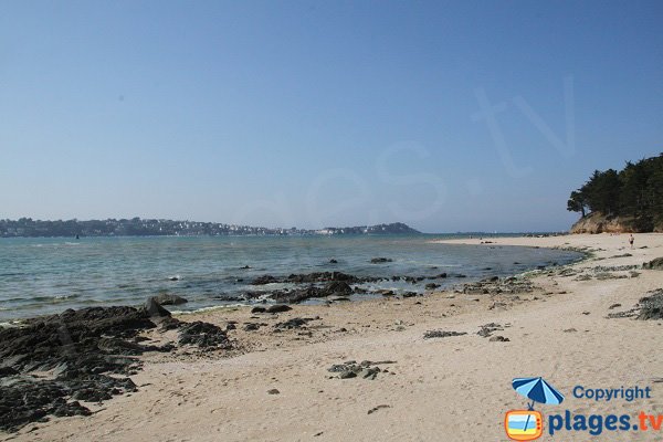 Crique de sable à Plestin les Grèves