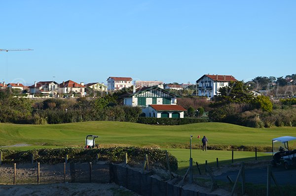 Golf à côté de la plage d'Ilbarritz