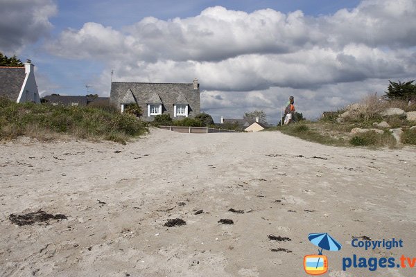 Accès et jolies maisons bretonnes au bord de la plage - Ile Tudy