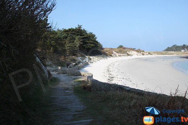 Access to Jacobins beach of Perharidi (Roscoff)