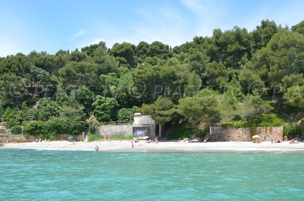 Jean Blanc beach in Lavandou from the sea