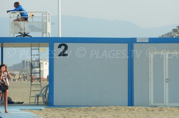 spiaggia sorvegliata in estate a Canet en Roussillon