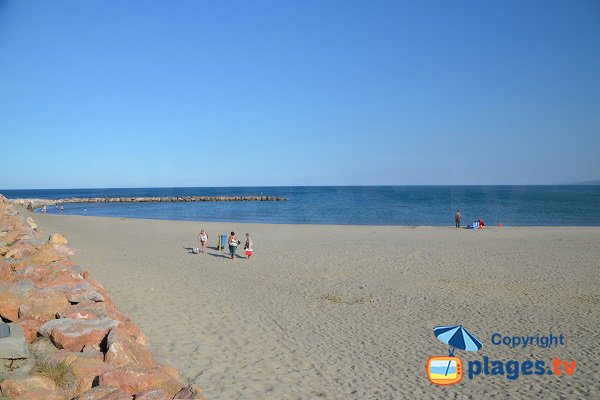 Plage au niveau de la Jetée du Canet en Roussillon