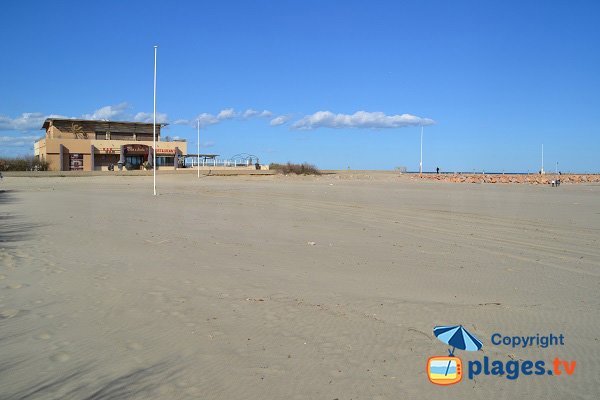 Restaurant au niveau de la jetée du Canet en Roussillon (port)