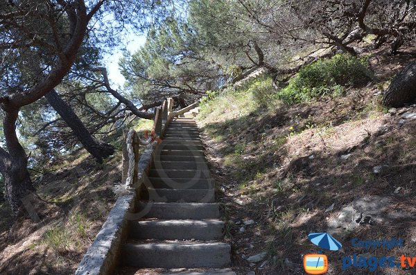 Stairs of Jonquet beach