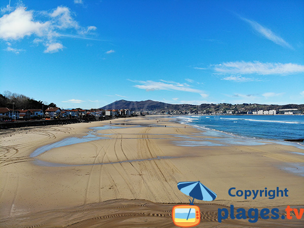 Plage de sable à la sortie d'Hendaye en direction de Saint Jean de Luz