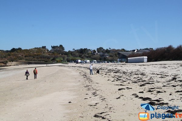 Cabines de bains sur la plage du Kelenn