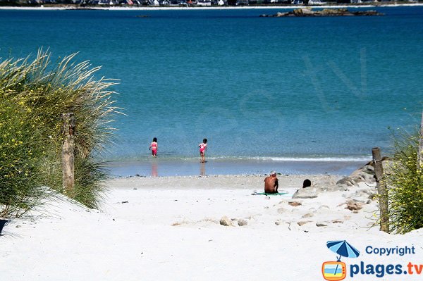 Baignade sur la plage de Ker Emma à Tréflez