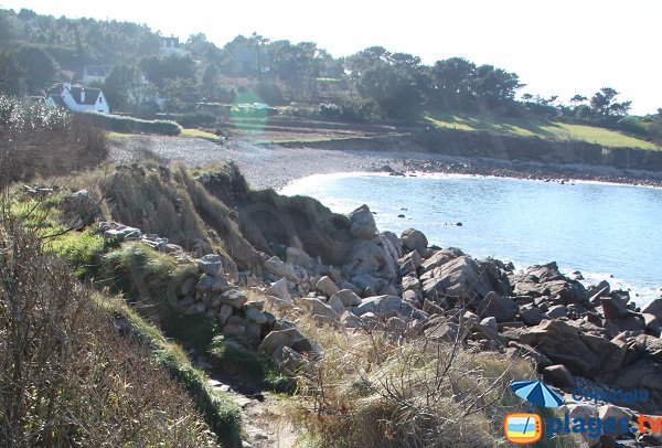 Sentier d'accès à la plage de Keraden depuis Port-Blanc