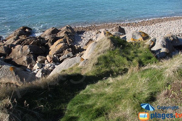 Rocher sur la plage de Keraden