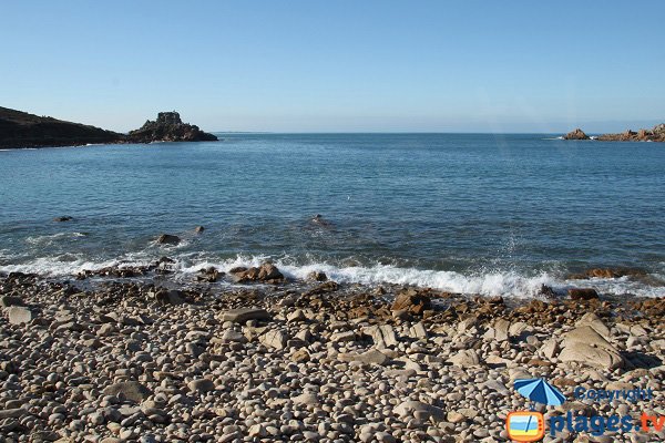 Accès à la mer sur la plage de Keraden