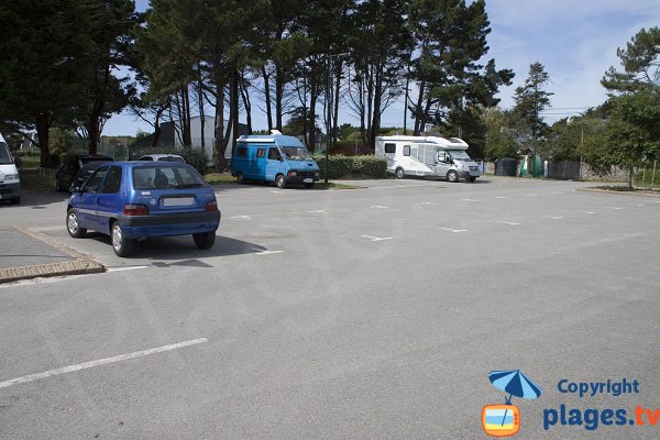 Parking de la plage de Kerbourgnec - rue des Regatiers