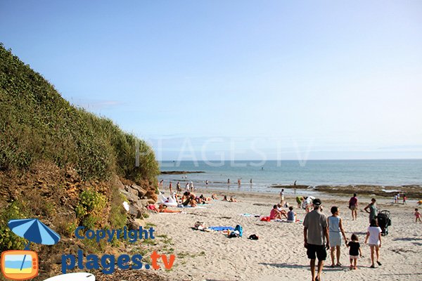 Rochers sur la plage de Kerfago de Saint Gildas de Rhuys