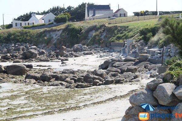 Cove next to Kerfissien port in Cléder