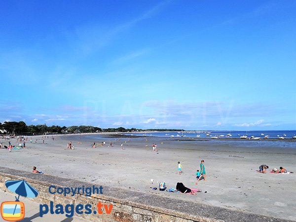 Photo de la plage de Kerfontaine à Sarzeau en été