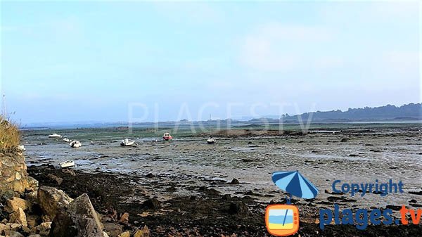 Plage de Lanmodez avec vue sur l'ile de Bréhat - Port-Guyon