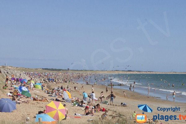 Photo of Kerhillio beach in Erdeven in Brittany in France