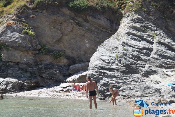 Cove next to Kerlédan beach in Belle Ile