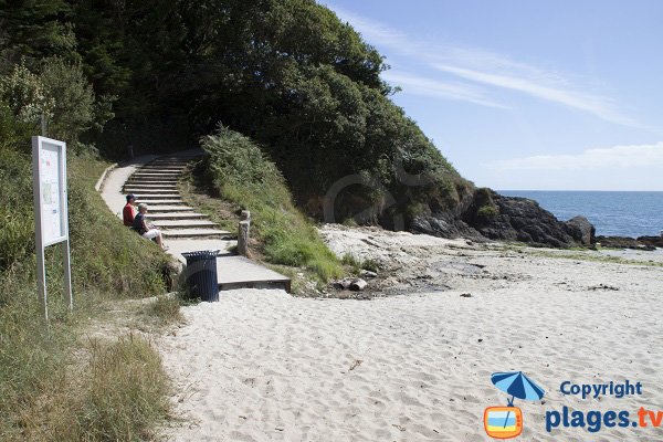 Access to Kernous beach in Concarneau