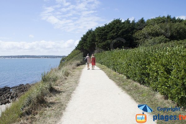 Sentier de la plage de Kernous à Concarneau