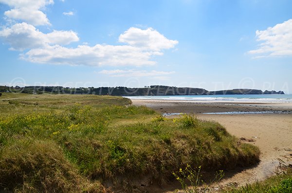 Bord de plage de Kersiguénou en Bretagne