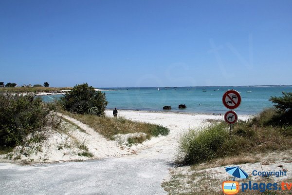 Accès à la plage de Kerurus à Plounéour-Trez - Finistère Nord