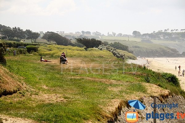 Plateau herbeux autour de la plage de Kervel