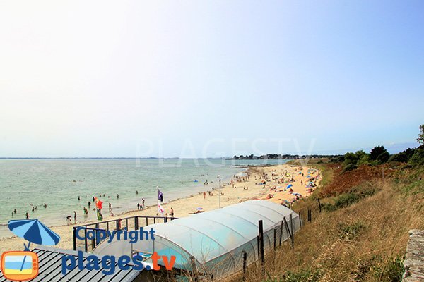 Piscine sur la plage de Kervillen à La Trinité