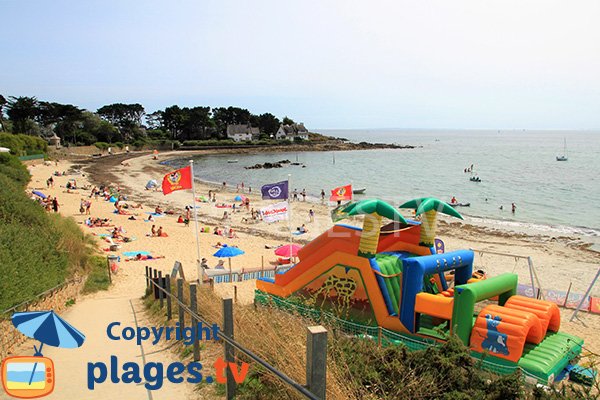 Plage de Kervillen à La Trinité sur Mer en été