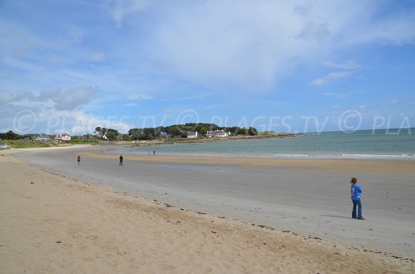 Kervillen beach at low tide - La Trinite sur Mer