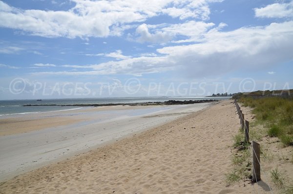 Plage à proximité du marais salants de Kervillen à La Trinité sur Mer