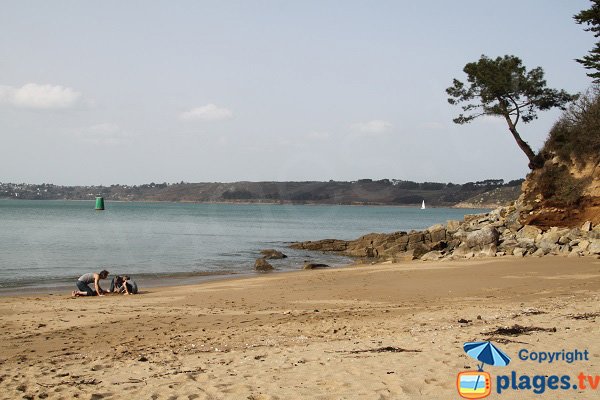 Crique de sable à Locquémeau