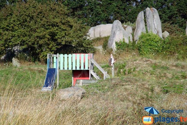 Aire de jeux à proximité des plages de La Croix à Guissény