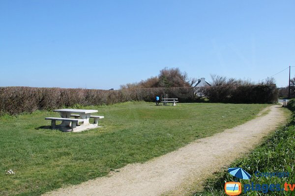 Picnic area in Laber bay in Roscoff