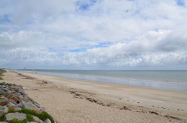 Plage de Landrezac en direction de la pointe de Penvins